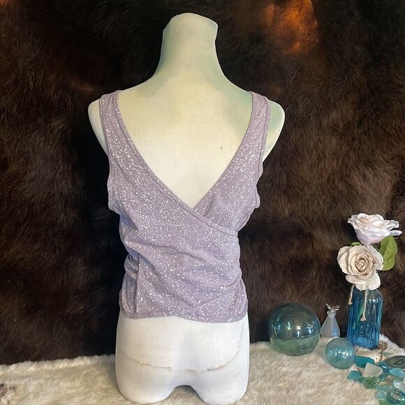 Lululemon top 6 (3650) - Picture 4 of 5